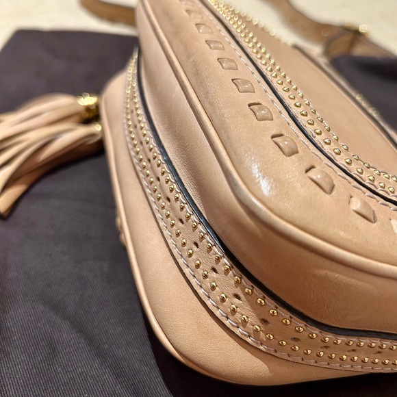 GUCCI
Leather Snaffle Bit Small Shoulder Bag Beige - Picture 11 of 17